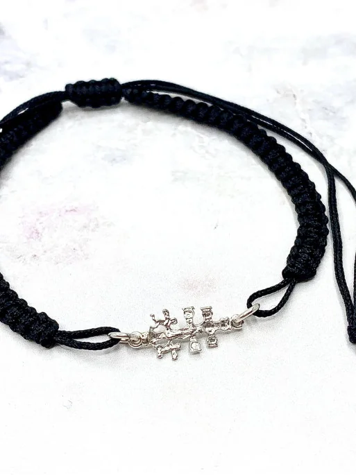 Pulsera de Cruz de Caravaca de macramé y plata