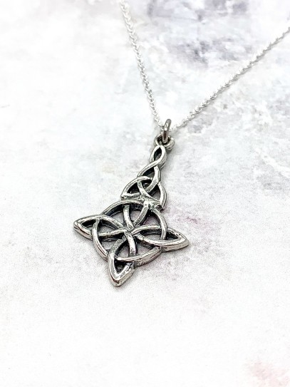 Collaret 'Angus' de Nus Bruixes i Trisquel de plata envellida