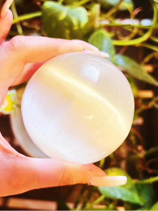 Esfera de Selenita limpiadora y purificadora 12 cm