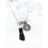 Collar doble protección de plata: Medalla de San Benito y puño de la figa