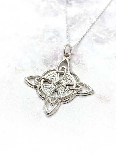 Collaret 'Morticia' de Nus Bruixes i Trisquel Celta