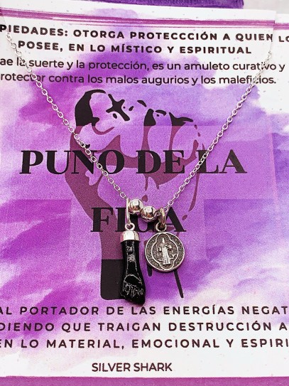 Collar doble protección de plata: Medalla de San Benito y puño de la figa