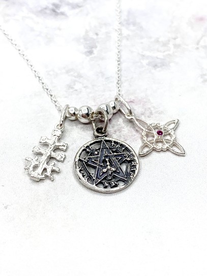 Triple protection silver necklace: Witch's Knot, Caravaca Cross and Tetragrammaton