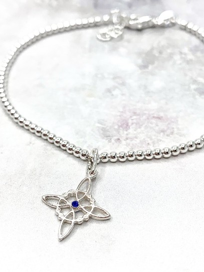 Pulsera 'Bridget' de Nudo Brujas y Zafiro