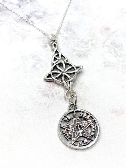 Collar 'Brook' de Nudo Brujas y Tetragramatón