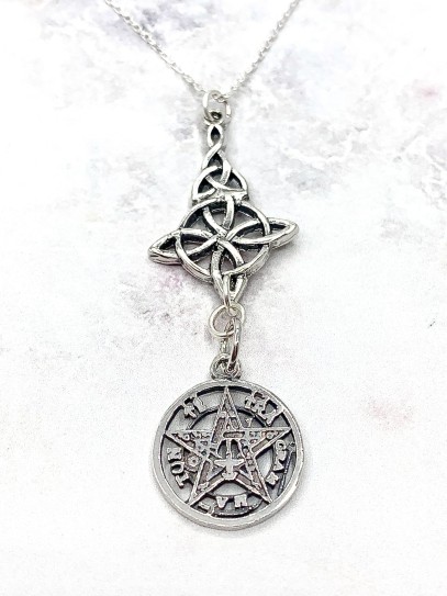 Collar 'Brook' de Nudo Brujas y Tetragramatón