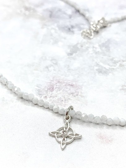 Collar 'Glinda' de Nudo Brujas y Piedra luna - Protección y feminidad