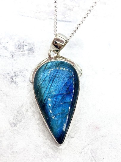 Natural Labradorite Necklace - Limited Edition - Extra Quality - Protection