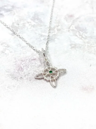 Nudo de Bruja mini de Esmeralda | Signos de Tierra (Virgo, Tauro y Capricornio)