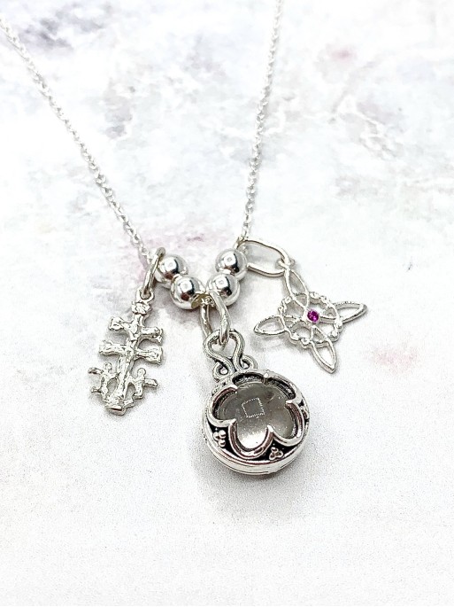 Collar triple protección de plata: Gotland Cuarzo transparente mini, Nudo de Bruja y Cruz de Caravaca
