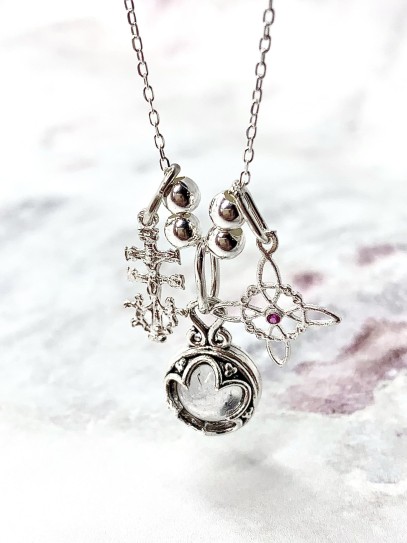 Collar triple protección de plata: Gotland Cuarzo transparente mini, Nudo de Bruja y Cruz de Caravaca