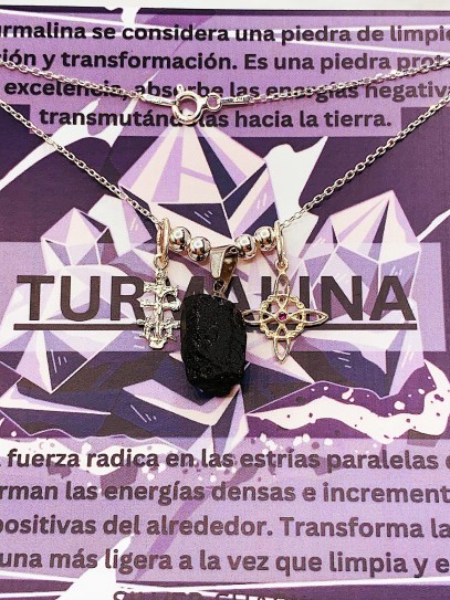 Collar triple protección de plata: Nudo de Bruja, Cruz de Caravaca y Turmalina negra