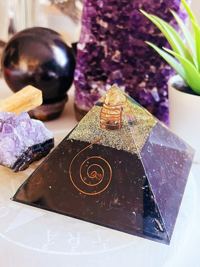 Pirámide de Orgonita - Turmalina negra | Protección extrema