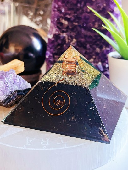 Pirámide de Orgonita - Turmalina negra | Protección extrema