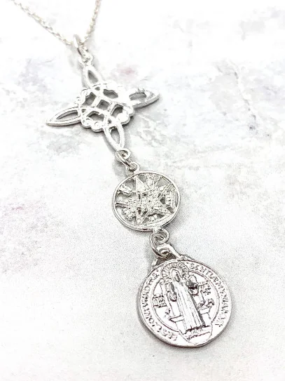 Collaret triple protecció de plata: Nus de Bruixa, Tetragramató i Medalla de Sant Benet