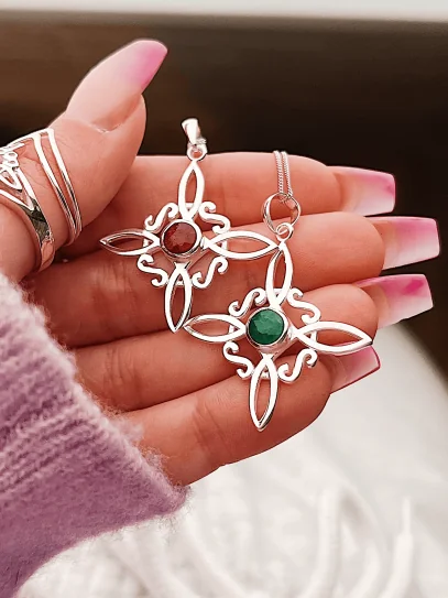 Collar 'Sabrina' de Nudo Brujas y Rubí