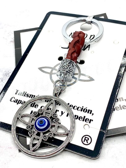 Witch's Knot talisman protective keychain