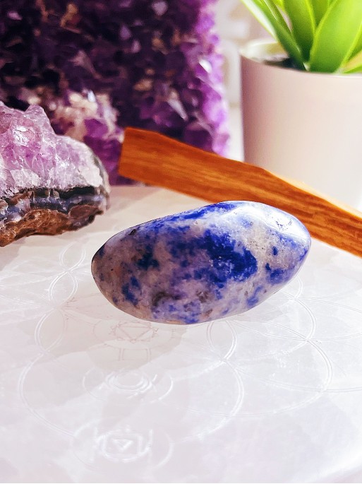 Small Sodalite stone | Intelligence and studies