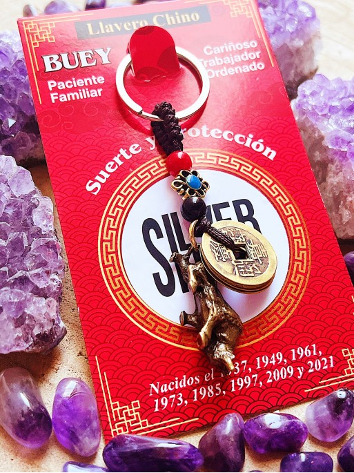 Llavero del zodiaco chino: el año del buey (1937, 1949, 1961, 1973, 1985, 1997, 2009, 2021)