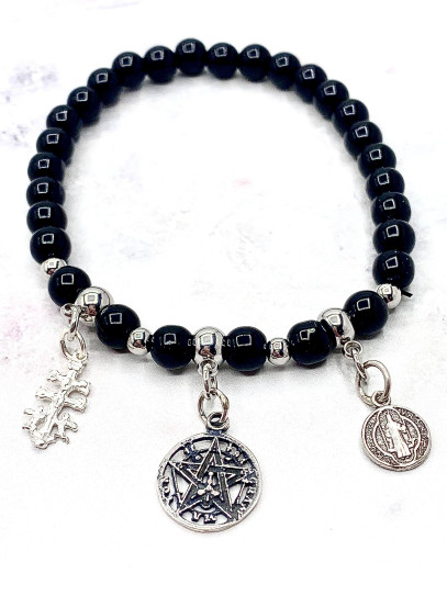 Pulsera triple protección de plata: Nudo de Bruja, Cruz de Caravaca y San Benito con Turmalina