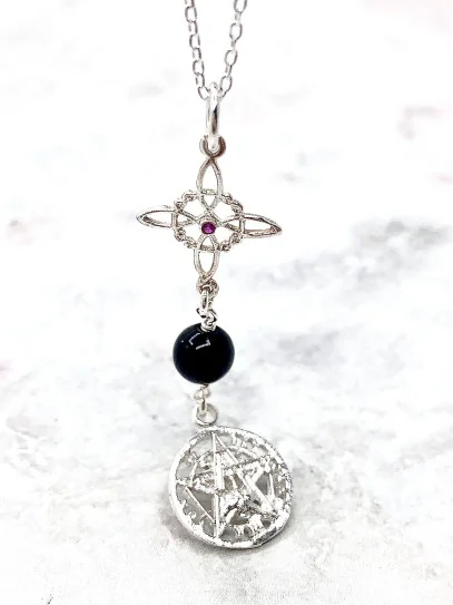 Collaret triple protecció de plata: Nus de Bruixa de Robí i Tetragramató amb Turmalina