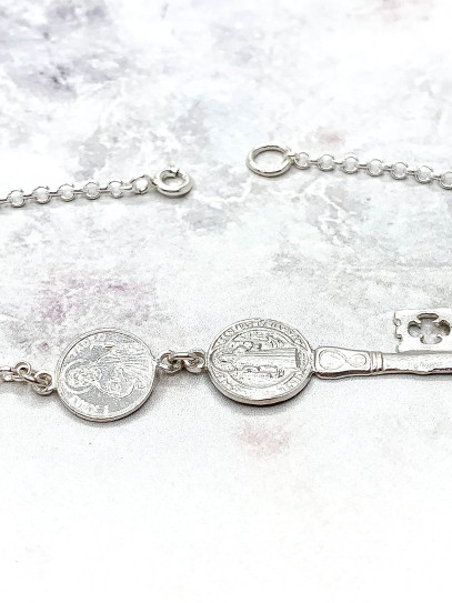 Pulsera triple protección de plata: Medalla llave de San Benito y San Judas Tadeo mini