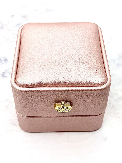 Estuche 'Queen' para regalo de piel rosa - Anillos y pendientes