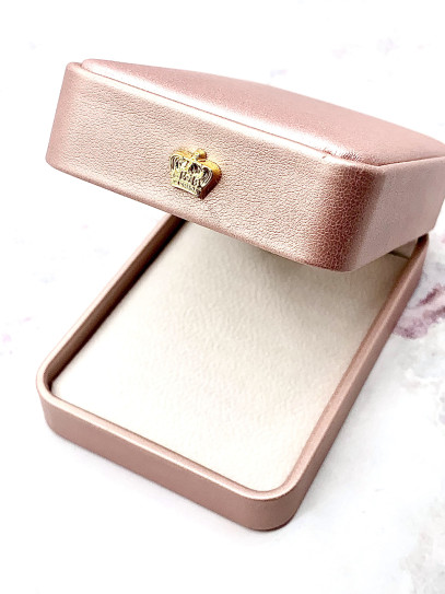 Estuche 'Queen' para regalo de piel rosa - Collares y gargantillas