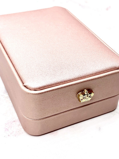 Estuche 'Queen' para regalo de piel rosa - Collares y gargantillas