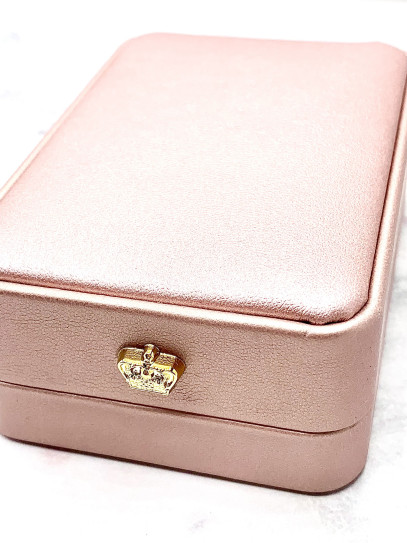 Estuche 'Queen' para regalo de piel rosa - Collares y gargantillas