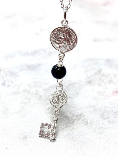 Collaret triple protecció de plata: Clau abrecamins Medalla de Sant Benet, Sant Judes Tadeu i Obsidiana negra