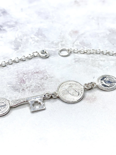Pulsera triple protección de plata: Medalla llave de San Benito, San Judas Tadeo y medalla de la Milagrosa