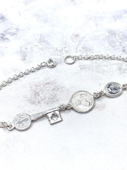 Pulsera triple protección de plata: Medalla llave de San Benito, San Judas Tadeo y medalla de la Milagrosa