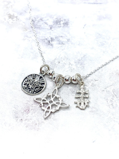 Triple protection silver necklace: Witch's Knot, Caravaca Cross and Tetragrammaton