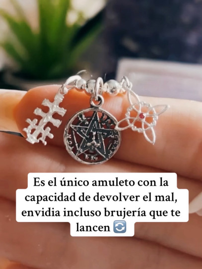 Triple protection silver necklace: Witch's Knot, Caravaca Cross and Tetragrammaton