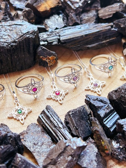 Anell 'Bridget' de Nus Bruixes i Obsidiana negra