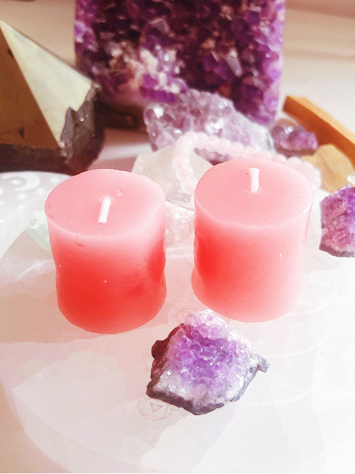 Natural Rose Candle · Attracts love and money