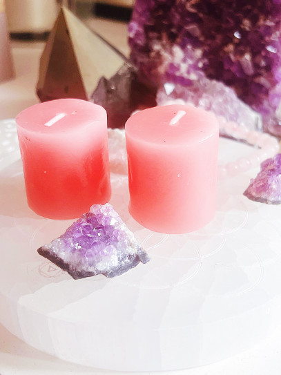 Natural Rose Candle · Attracts love and money