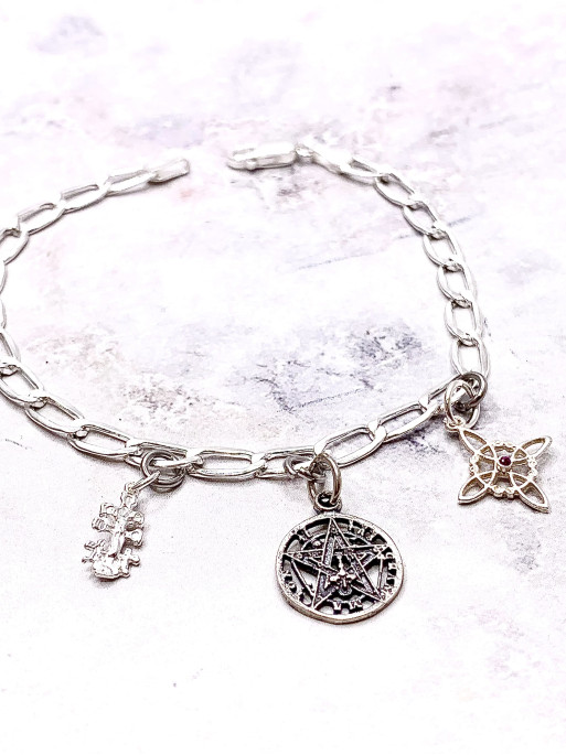 Pulsera TOP triple protección: Nudo de Bruja, Cruz de Caravaca y Tetragramatón