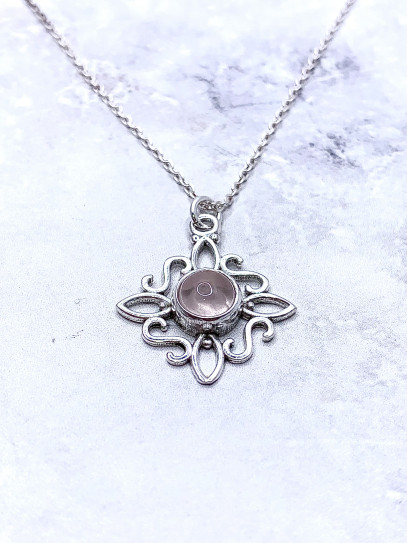 Collar 'Sabrina' de Nudo Brujas y Cuarzo rosa