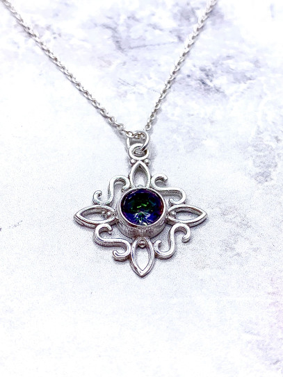 Witches Knot 'Sabrina' Mystic Topaz necklace