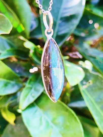 Collar Rombo Celeste ✨ de Labradorita natural - Protección e intuición