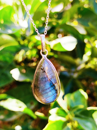 Collar Lágrima Lunar ✨ de Labradorita natural - Protección e intuición