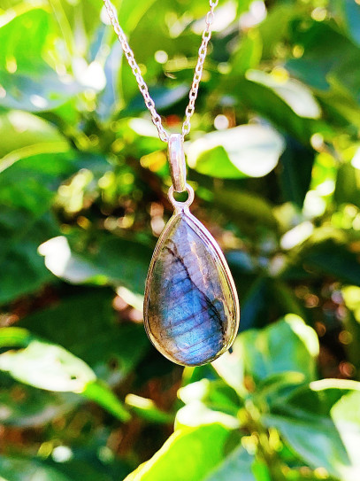 Collar Lágrima Lunar ✨ de Labradorita natural - Protección e intuición