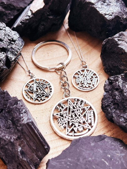 Llavero talismán de protección: Tetragramatón de plata