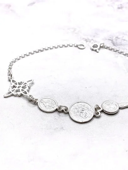 Pulsera 4 protecciones: Nudo de bruja, Medalla de la Milagrosa, San Benito y San Judas Tadeo