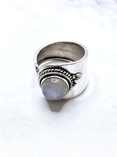 Moonstone 'Native Soul' Ring – Femininity and Protection