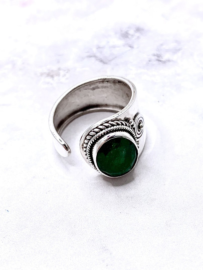 Anillo 'Alma Nativa' de Esmeralda – Abundancia