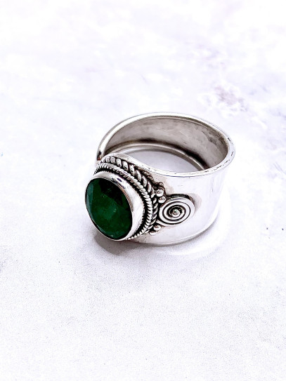 Anillo 'Alma Nativa' de Esmeralda – Abundancia