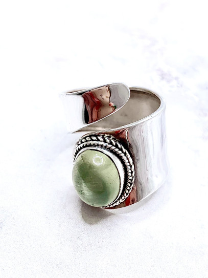 Prehnite 'Balinese Braid' Ring - Intuition and Love